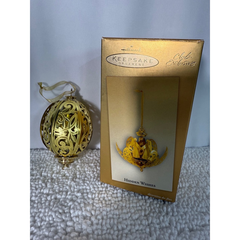 2004 Hallmark Keepsake Ornament Hidden‎ Wishes Club Exclusive Angel